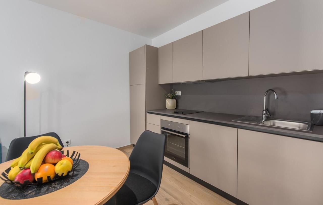Apartment Vitamare Porec Exterior photo